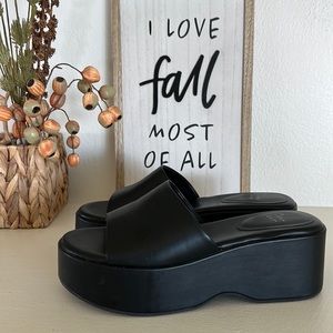 Black New Day Platform Sandals Size 9